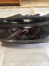 Laden Sie das Bild in den Galerie-Viewer, Frontscheinwerfer Skoda Octavia IV 5E4941015A LED Links Scheinwerfer Headlight SCH6269198724ov
