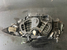 Laden Sie das Bild in den Galerie-Viewer, Frontscheinwerfer BMW 1 E88 E81 E82 7193388-03 Rechts Scheinwerfer Headlight SCH1999749626hn
