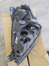 Laden Sie das Bild in den Galerie-Viewer, Frontscheinwerfer Iveco Daily III IV 69500010 Rechts Scheinwerfer Headlight SCH1828747236ed