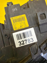 Laden Sie das Bild in den Galerie-Viewer, Frontscheinwerfer BMW X3 E83 Links Scheinwerfer Headlight SCH7775704266gw