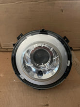Laden Sie das Bild in den Galerie-Viewer, Frontscheinwerfer Mercedes-Benz W463 A4638200959 Ein Stück (Rechts oder Links) SCH3053063376wc