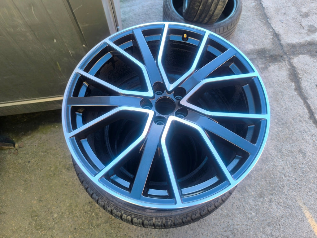 1x Alufelge 21 Zoll 8.5" 5x112 30ET Glanz Silber 4K8601025Q- Audi C8 Rim Wheel FEL7823979106lh