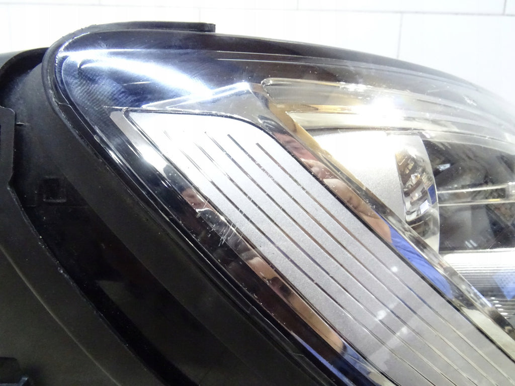 Frontscheinwerfer Audi A3 8V0941006E 90104557 Xenon Rechts Headlight