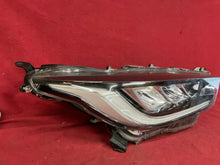 Load image into Gallery viewer, Frontscheinwerfer Toyota Yaris 27583R Full LED Rechts Scheinwerfer Headlight SCH2251819787bl