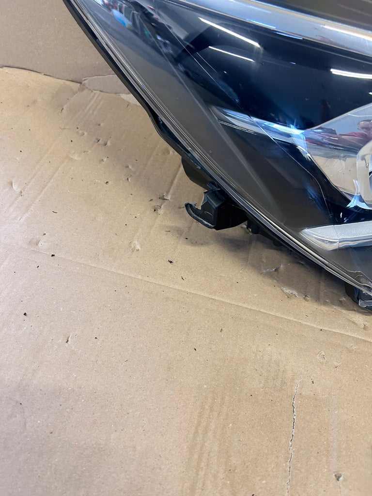 Frontscheinwerfer Toyota Yaris Rechts Scheinwerfer Headlight