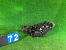 Load image into Gallery viewer, Frontscheinwerfer Toyota Yaris Links Scheinwerfer Headlight