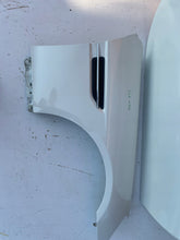 Laden Sie das Bild in den Galerie-Viewer, Kotflügel Mercedes-Benz Slk R172 A1728810401A1728810401 Vorne Rechts Silber