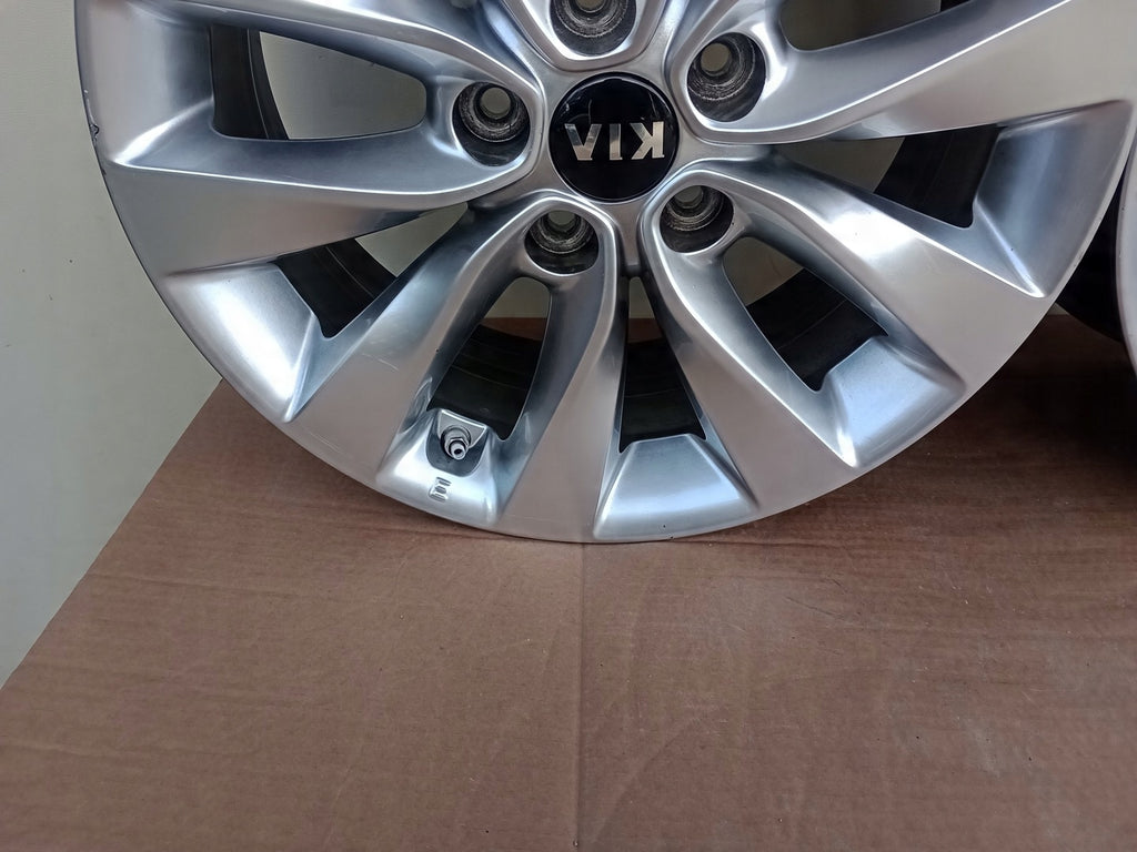 1x Alufelge 17 Zoll 7.5" 5x114.3 52 5ET Glanz Graphit 52910-D4250 Kia Optima