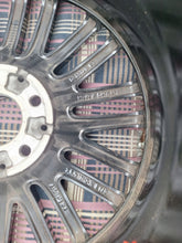 Load image into Gallery viewer, 1x Alufelge 18 Zoll 7.5" 5x112 40ET Glanz Schwarz A2064014900 Mercedes-Benz W206 FEL3353775801fo