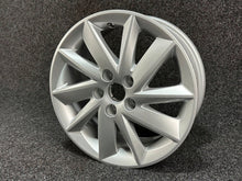 Load image into Gallery viewer, 1x Alufelge 15 Zoll 6.0" 5x100 38ET Glanz Silber 6P0601025F Seat Ibiza Iv FEL6169892305eq
