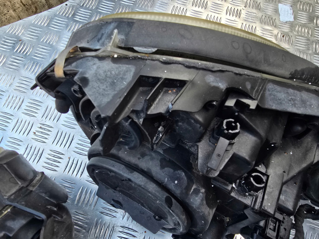 Frontscheinwerfer Mercedes-Benz W211 Xenon Ein Satz Scheinwerfer Headlight SCH9200933518bv