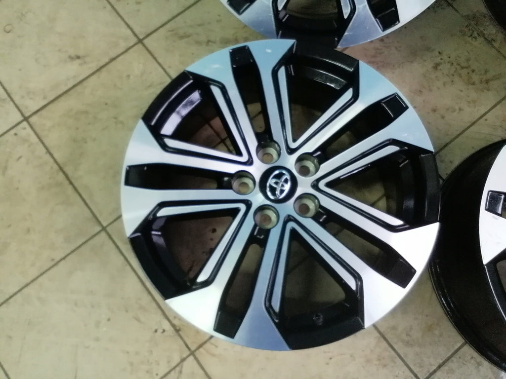 4x Alufelge 18 Zoll 7.0" 5x114.3 35ET Glanz Silber PW457-42003 Toyota Rav 4 I FEL8603314948yz