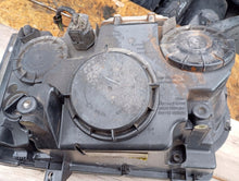 Laden Sie das Bild in den Galerie-Viewer, Frontscheinwerfer Land Rover Range I L322 1EL238035-04 Xenon Rechts Headlight SCH8449266030wa