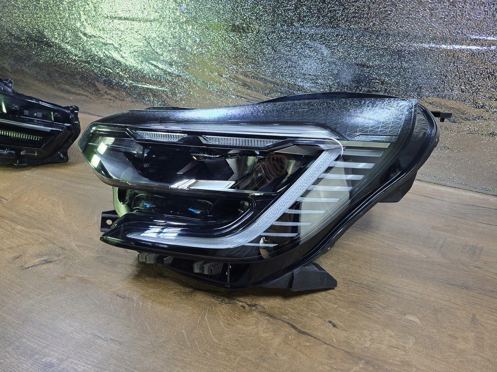 Frontscheinwerfer Renault Captur II 260608476 Ein Stück (Rechts oder Links) SCH7200104926kg