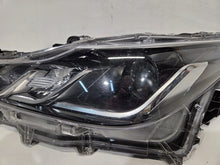 Laden Sie das Bild in den Galerie-Viewer, Frontscheinwerfer Toyota Corolla 81150-02T31 Links Scheinwerfer Headlight SCH4334511867cu