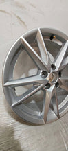 Laden Sie das Bild in den Galerie-Viewer, 1x Alufelge 18 Zoll 7.0" 5x112 45ET 81A601025F Audi Q2 Rim Wheel FEL7923666289cf