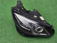 Laden Sie das Bild in den Galerie-Viewer, Frontscheinwerfer Mercedes-Benz W213 A2139069608KZ LED Rechts Headlight SCH2533122955cv