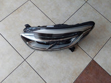 Laden Sie das Bild in den Galerie-Viewer, Frontscheinwerfer Renault Captur 260606152R Full LED Links Headlight