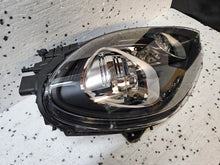 Laden Sie das Bild in den Galerie-Viewer, Frontscheinwerfer Porsche Macan 95b 95B941032CQ Xenon Rechts Headlight SCH1861975372km