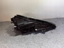 Laden Sie das Bild in den Galerie-Viewer, Frontscheinwerfer Porsche Macan 95b 95B941015G Links Scheinwerfer Headlight SCH8139141008vw