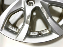 Load image into Gallery viewer, 1x Alufelge 16 Zoll 6.5&quot; 5x114.3 50ET Glanz Silber KH226516, KBA51072 Hyundai