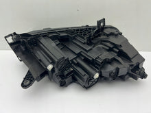 Laden Sie das Bild in den Galerie-Viewer, Frontscheinwerfer Skoda Enyaq 5LB941015A Full LED Links Scheinwerfer Headlight