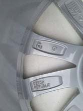 Load image into Gallery viewer, 1x Alufelge 17 Zoll 6.5" 5x100 657601025D Skoda Scala Rim Wheel FEL4447058178dy