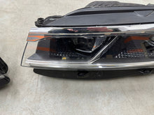 Laden Sie das Bild in den Galerie-Viewer, Frontscheinwerfer VW Touareg 761941036B 761941035B Full LED Ein Satz Headlight