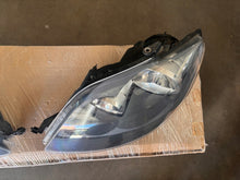 Load image into Gallery viewer, Frontscheinwerfer VW Golf V Plus 5M1941006B 5M1941005B Ein Satz Headlight SCH1705291196tj