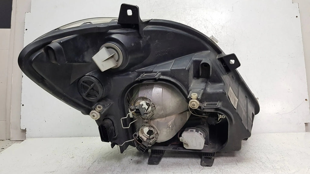 Frontscheinwerfer Mercedes-Benz Sprinter A9068200561 1EB247012-05 Links