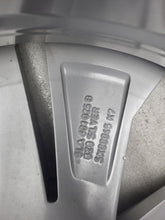 Laden Sie das Bild in den Galerie-Viewer, 1x Alufelge 19 Zoll 8.0&quot; 5x112 45ET 5LA601025B Skoda Octavia Rim Wheel