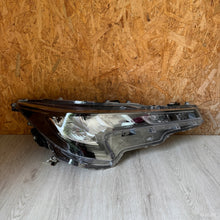 Laden Sie das Bild in den Galerie-Viewer, Frontscheinwerfer Toyota Corolla 81110-02S60 LED Rechts Scheinwerfer Headlight SCH5058639407ve