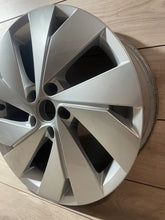 Load image into Gallery viewer, 1x Alufelge 17 Zoll 6.5" 5x112 5H0601025B VW Golf VIII I Rim Wheel FEL9022741981xt