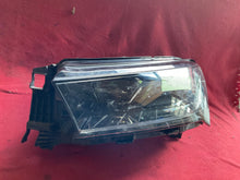 Laden Sie das Bild in den Galerie-Viewer, Frontscheinwerfer Skoda Enyaq 5LB941015A Full LED Links Scheinwerfer Headlight