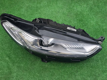 Laden Sie das Bild in den Galerie-Viewer, Frontscheinwerfer Ford Mondeo ES73-13D154-AE Rechts Scheinwerfer Headlight SCH2945200236rm