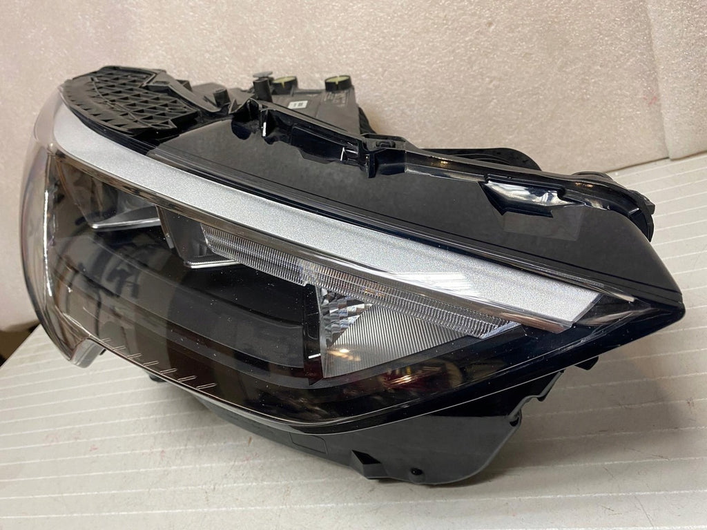 Frontscheinwerfer Audi Q3 83A941012 LED Rechts Scheinwerfer Headlight SCH9331375465qx