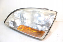 Laden Sie das Bild in den Galerie-Viewer, Frontscheinwerfer Kia Sorento I 921013E5XX Ein Stück (Rechts oder Links)