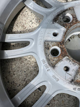 Load image into Gallery viewer, 1x Alufelge 18 Zoll 8.0" 5x114.3 20ET Glanz Silber 2283905 BMW E93 E60 E90 FEL5006847630oa