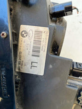 Laden Sie das Bild in den Galerie-Viewer, Frontscheinwerfer BMW 3 E46 6906494 6906493 Ein Satz Scheinwerfer Headlight