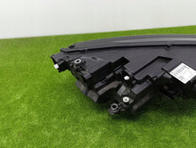 Laden Sie das Bild in den Galerie-Viewer, Frontscheinwerfer Skoda Octavia IV 5E4941015A LED Links Scheinwerfer Headlight SCH1447159424ii