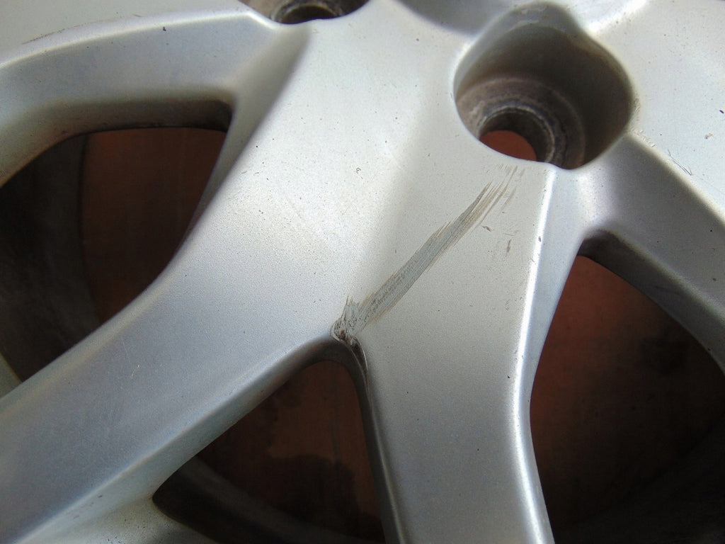 1x Alufelge 16 Zoll 6.5" 5x114.3 45ET Silber PZ474-E067D-Z Toyota Auris