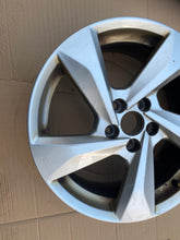 Laden Sie das Bild in den Galerie-Viewer, 1x Alufelge 18 Zoll 7.0" 5x112 43ET Glanz Silber 83A601025H Audi Rim Wheel FEL9994693956ak