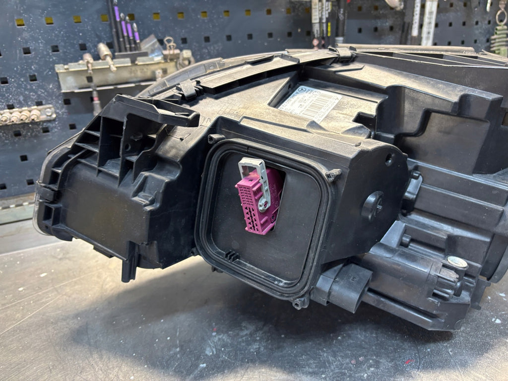 Frontscheinwerfer Mercedes-Benz W246 A2468207261 Rechts Scheinwerfer Headlight SCH4929966991eh