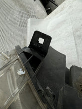 Laden Sie das Bild in den Galerie-Viewer, Frontscheinwerfer Mercedes-Benz Sprinter Links Scheinwerfer Headlight