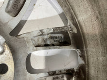 Laden Sie das Bild in den Galerie-Viewer, 1x Alufelge 17 Zoll 7.0&quot; 5x120 50ET Glanz Silber 9803723 Mini Countryman