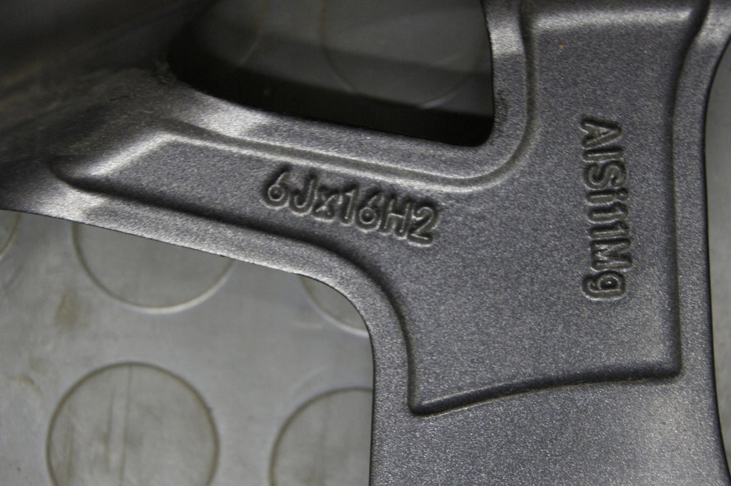 1x Alufelge 16 Zoll 6.0" 4x100 50ET Glanz Q0400ADE06 Hyundai Bayon Rim Wheel