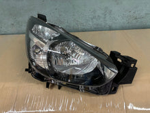 Laden Sie das Bild in den Galerie-Viewer, Frontscheinwerfer Mazda II Rechts Scheinwerfer Headlight