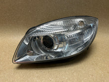 Laden Sie das Bild in den Galerie-Viewer, Frontscheinwerfer Skoda Fabia II 6J941017A Links Scheinwerfer Headlight SCH6881822921hc