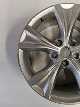 Load image into Gallery viewer, 1x Alufelge 17 Zoll 7.5&quot; 5x112 46ET Glanz Silber 5FA601025C Seat Leon Rim Wheel