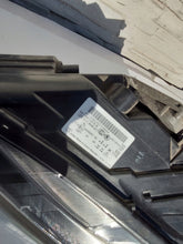 Laden Sie das Bild in den Galerie-Viewer, Frontscheinwerfer Skoda Superb III 3V1941015A Links Scheinwerfer Headlight